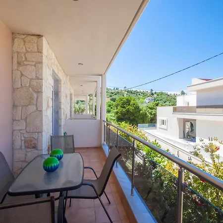 Darina Apartment