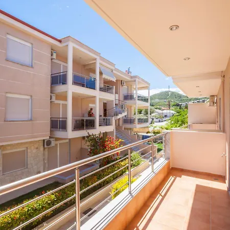 Darina Apartment *